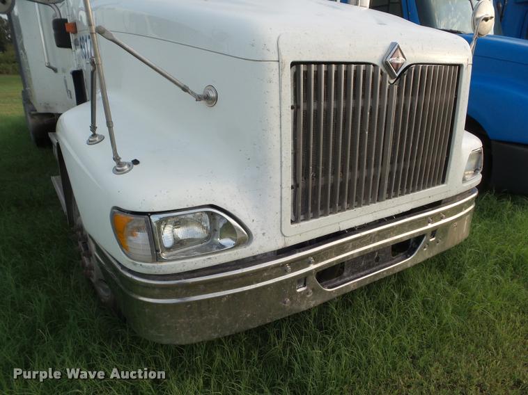 image for item DB3525 2007 International 9400i semi truck