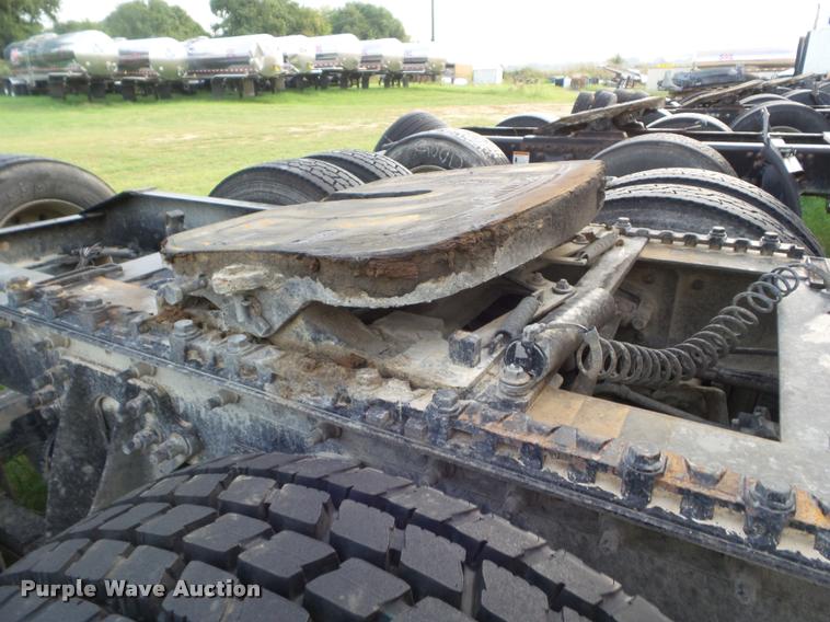 image for item DB3525 2007 International 9400i semi truck