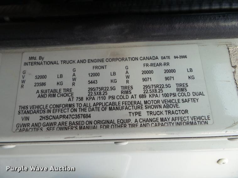 image for item DB3525 2007 International 9400i semi truck
