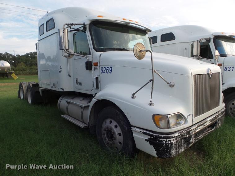 image for item DB3526 2007 International 9400i semi truck