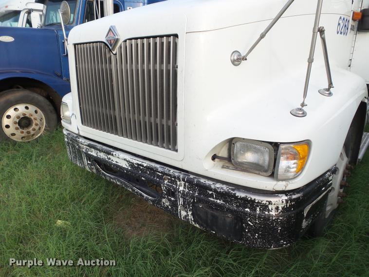 image for item DB3526 2007 International 9400i semi truck