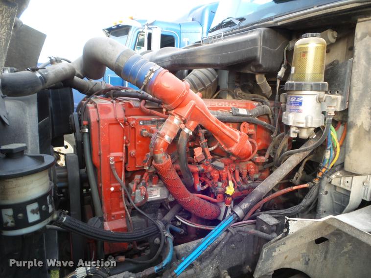 image for item DB3526 2007 International 9400i semi truck