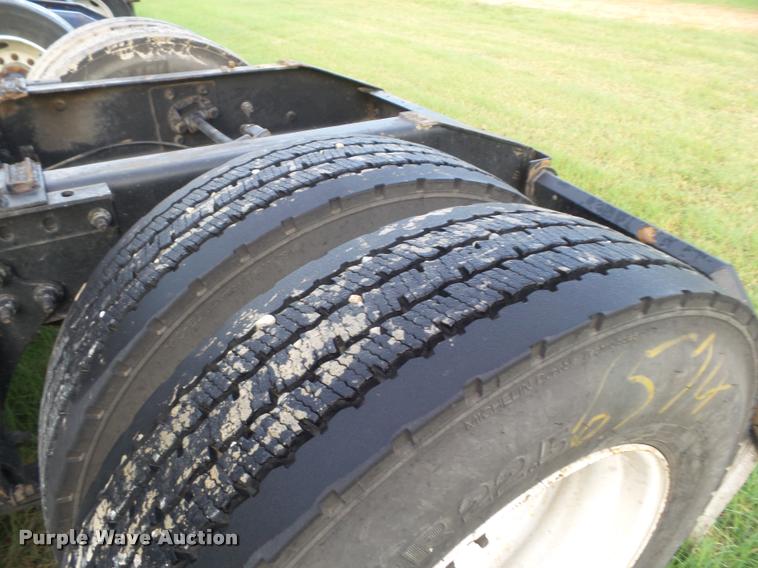 image for item DB3526 2007 International 9400i semi truck