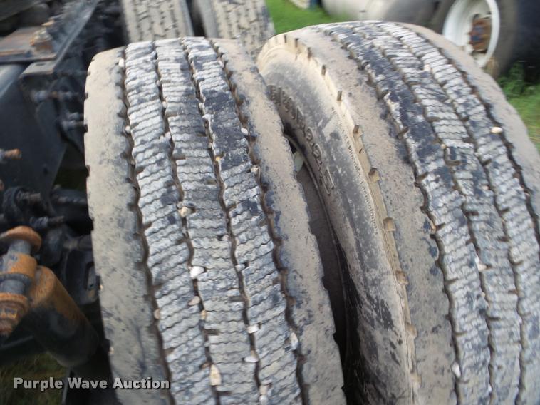 image for item DB3526 2007 International 9400i semi truck