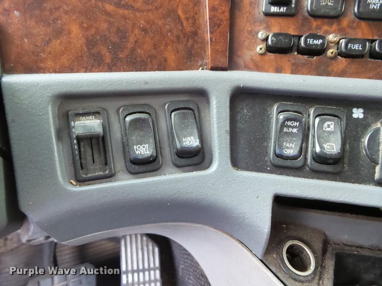 image for item DB3527 1999 Freightliner Century Class 120 semi truck