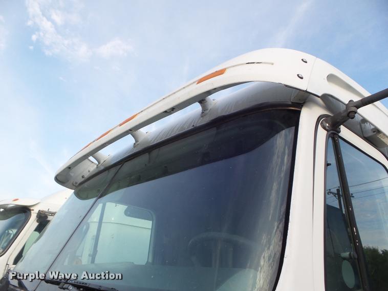 image for item DB3527 1999 Freightliner Century Class 120 semi truck