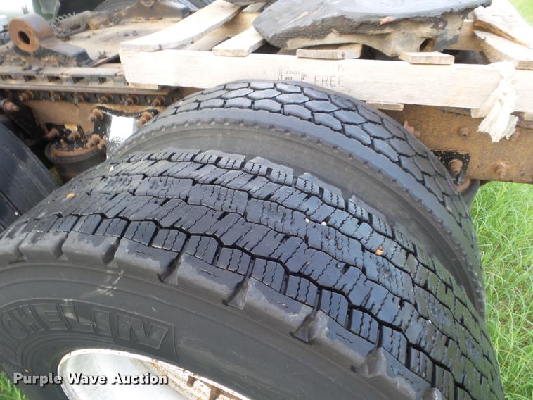 image for item DB3527 1999 Freightliner Century Class 120 semi truck