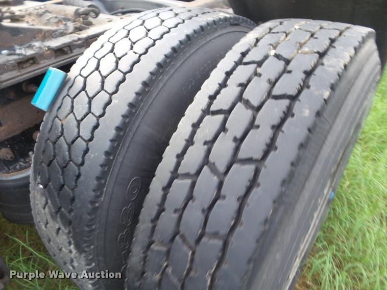 image for item DB3527 1999 Freightliner Century Class 120 semi truck