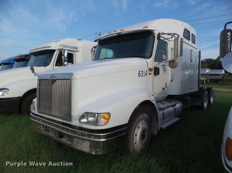 image for item DB3528 2007 International 9400i semi truck