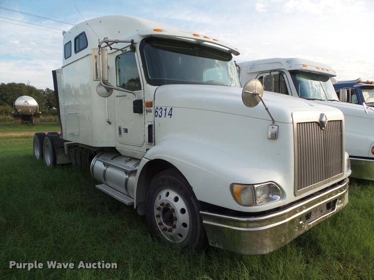 image for item DB3528 2007 International 9400i semi truck