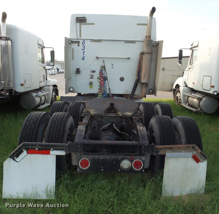 image for item DB3528 2007 International 9400i semi truck