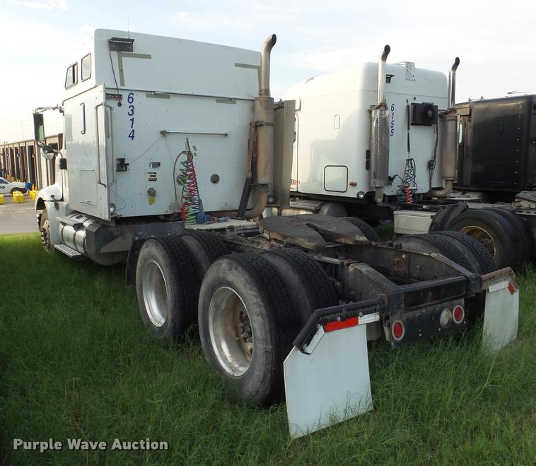 image for item DB3528 2007 International 9400i semi truck