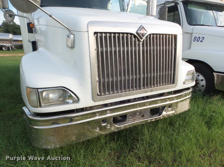 image for item DB3528 2007 International 9400i semi truck