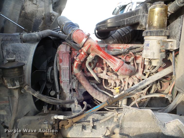 image for item DB3528 2007 International 9400i semi truck