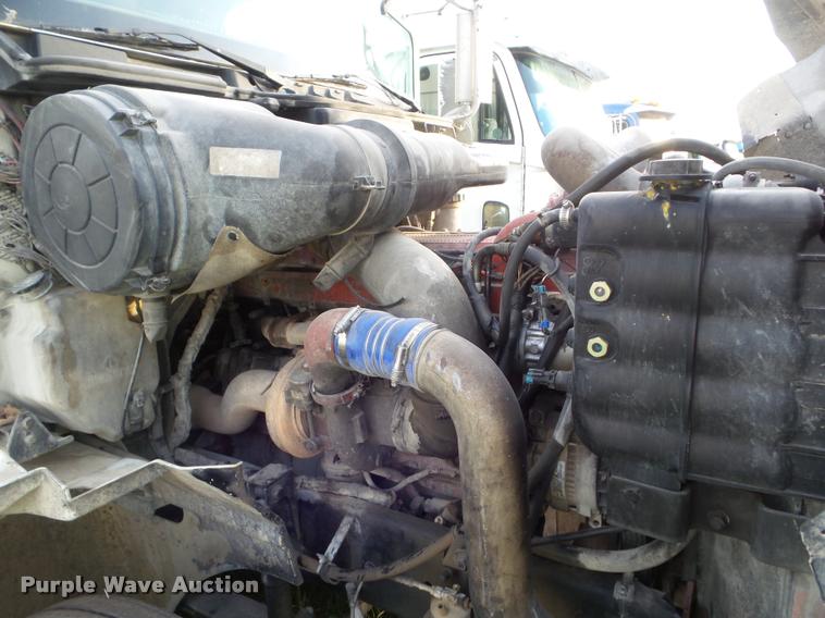 image for item DB3528 2007 International 9400i semi truck