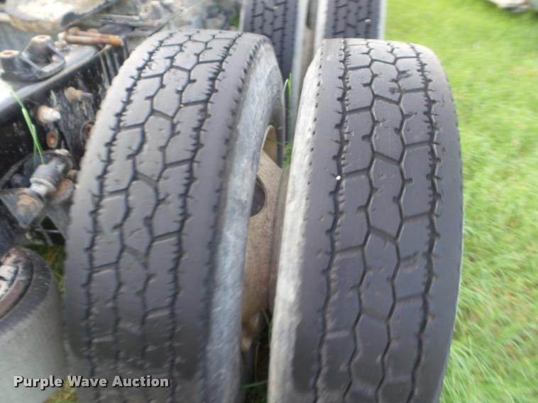 image for item DB3528 2007 International 9400i semi truck