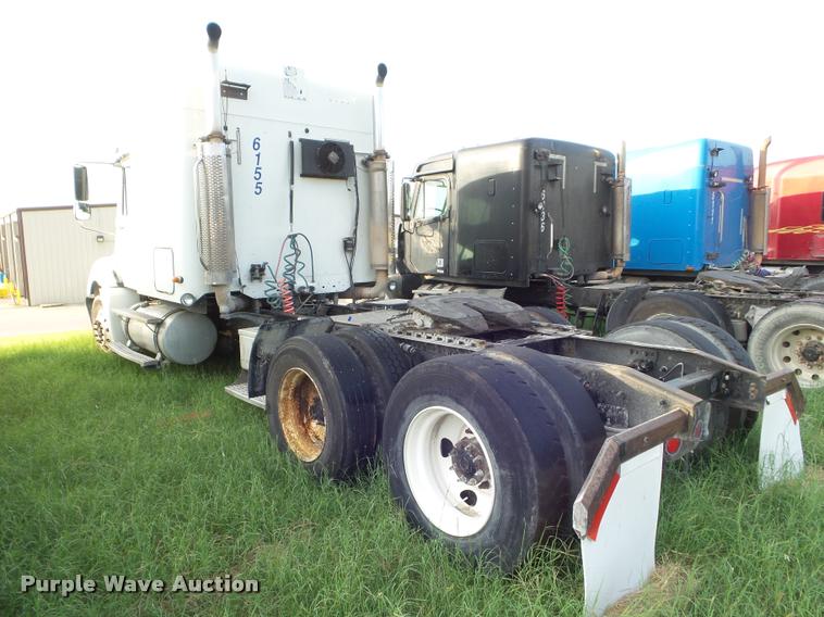 image for item DB3529 2004 Freightliner Columbia semi truck