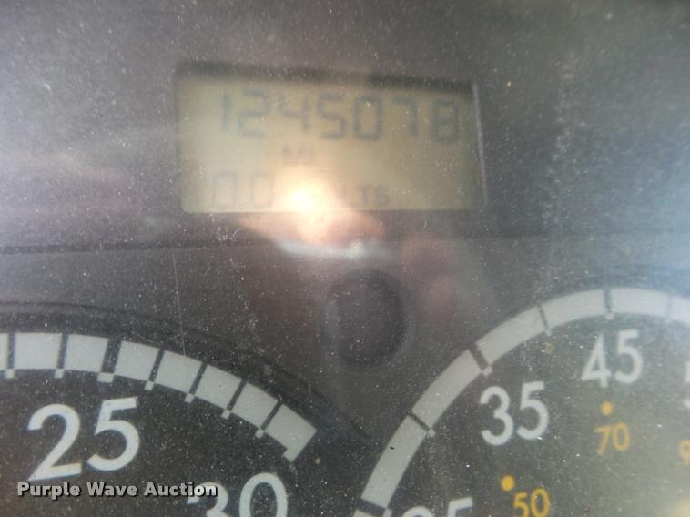 image for item DB3529 2004 Freightliner Columbia semi truck