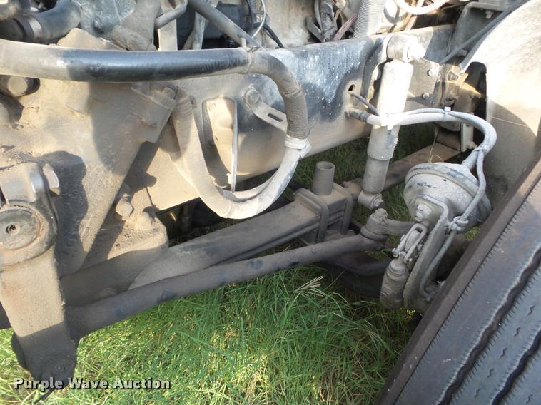 image for item DB3529 2004 Freightliner Columbia semi truck