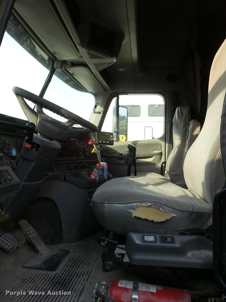 image for item DB3531 2006 Freightliner ST120 semi truck