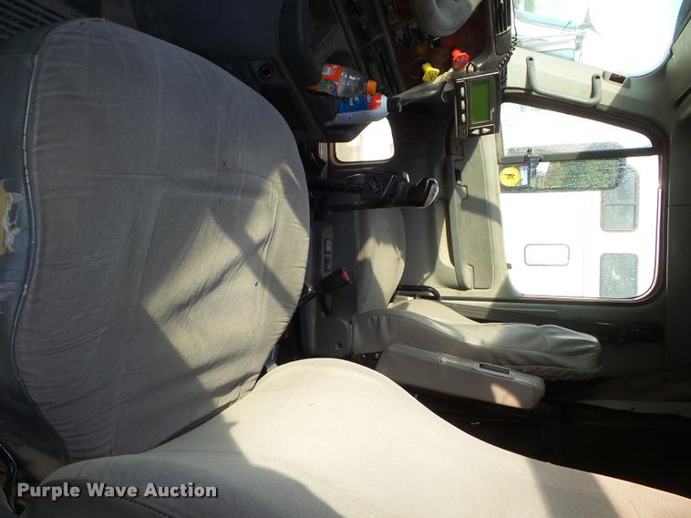 image for item DB3531 2006 Freightliner ST120 semi truck