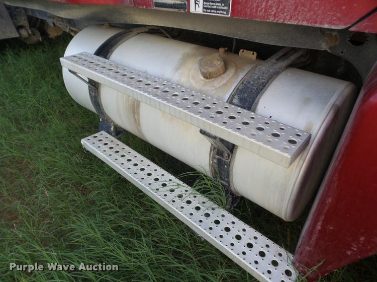 image for item DB3531 2006 Freightliner ST120 semi truck