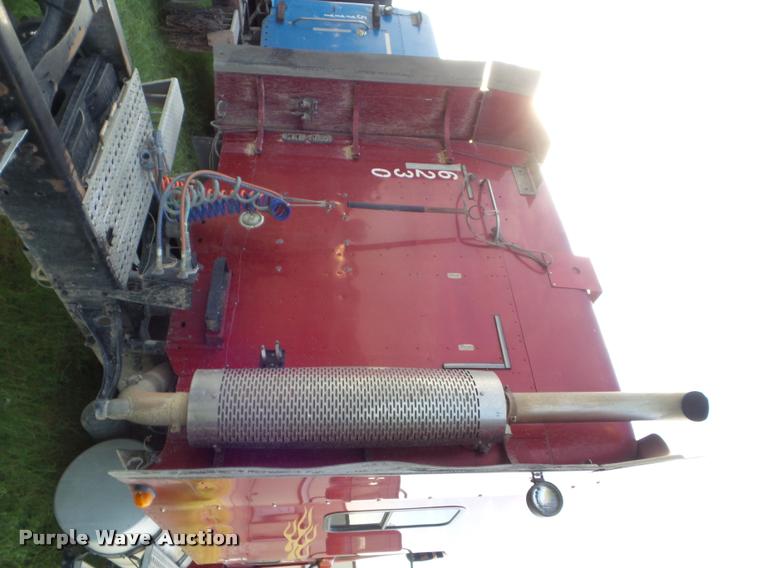 image for item DB3531 2006 Freightliner ST120 semi truck