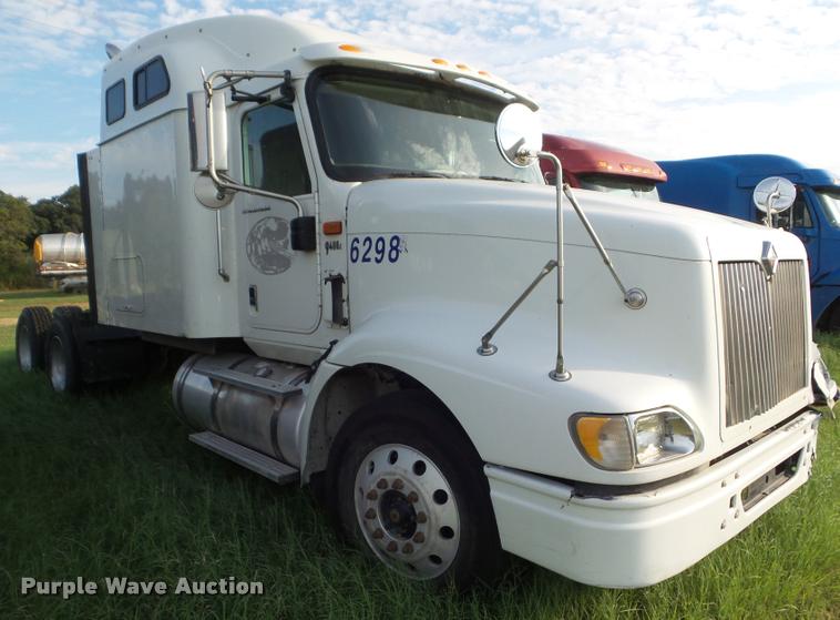 image for item DB3532 2007 International 9400i semi truck