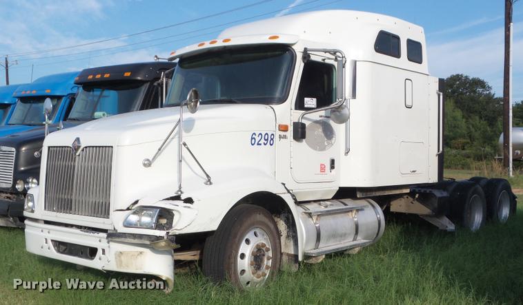 image for item DB3532 2007 International 9400i semi truck