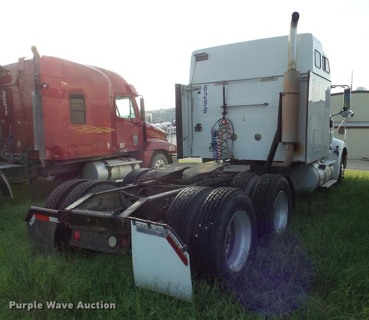 image for item DB3532 2007 International 9400i semi truck