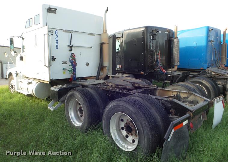 image for item DB3532 2007 International 9400i semi truck