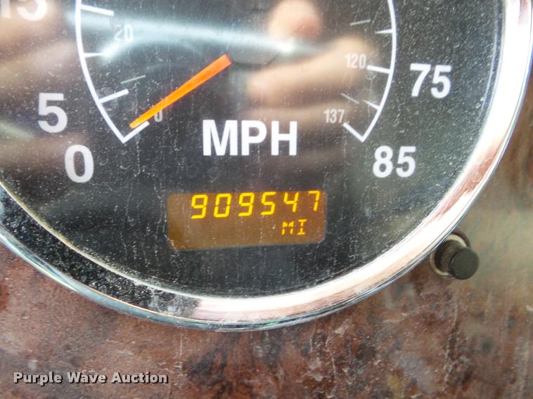 image for item DB3532 2007 International 9400i semi truck