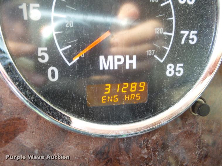 image for item DB3532 2007 International 9400i semi truck