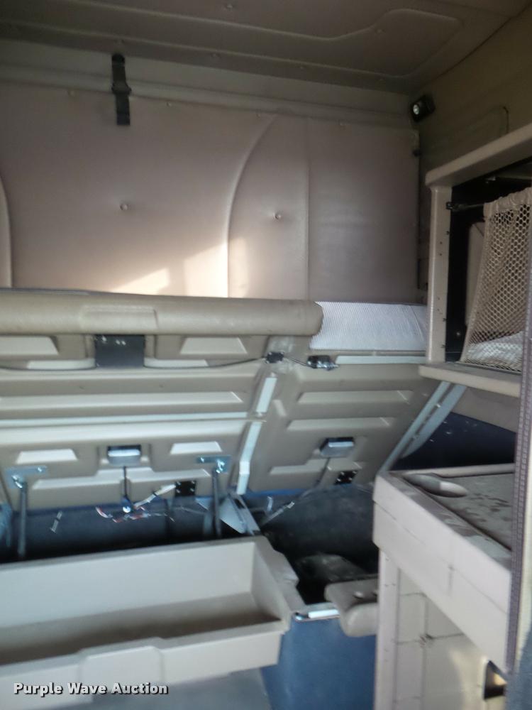 image for item DB3532 2007 International 9400i semi truck