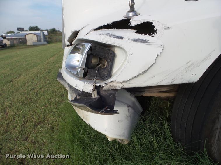 image for item DB3532 2007 International 9400i semi truck