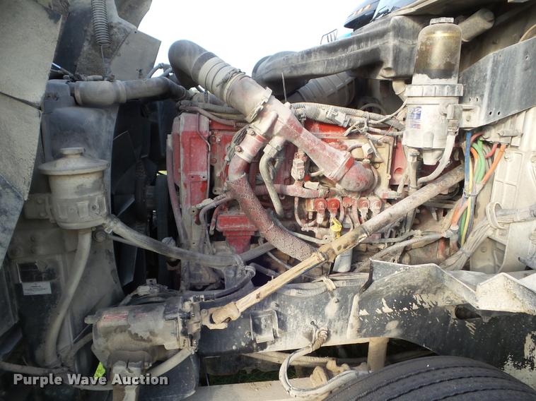 image for item DB3532 2007 International 9400i semi truck