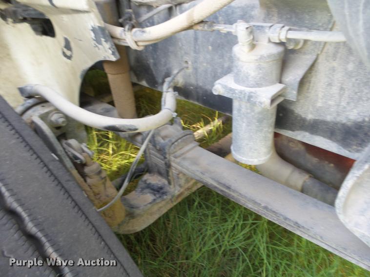 image for item DB3532 2007 International 9400i semi truck