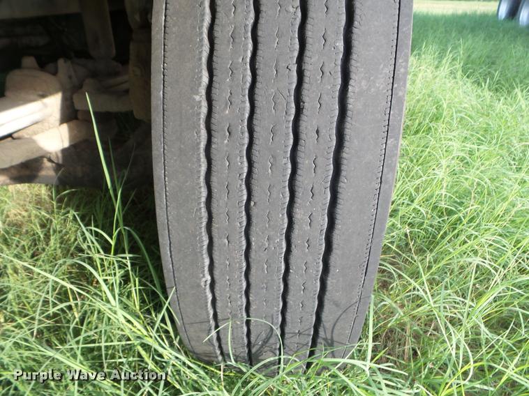 image for item DB3532 2007 International 9400i semi truck