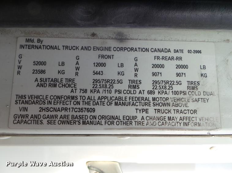 image for item DB3532 2007 International 9400i semi truck