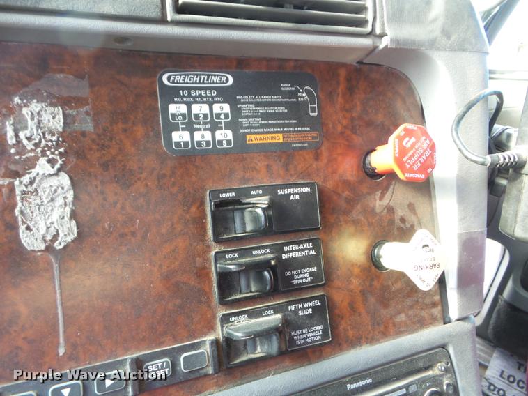 image for item DB3533 2003 Freightliner ST120 semi truck