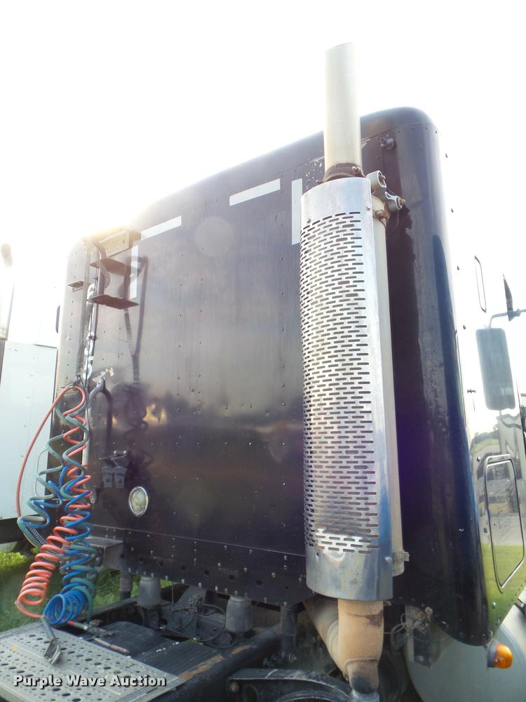 image for item DB3533 2003 Freightliner ST120 semi truck