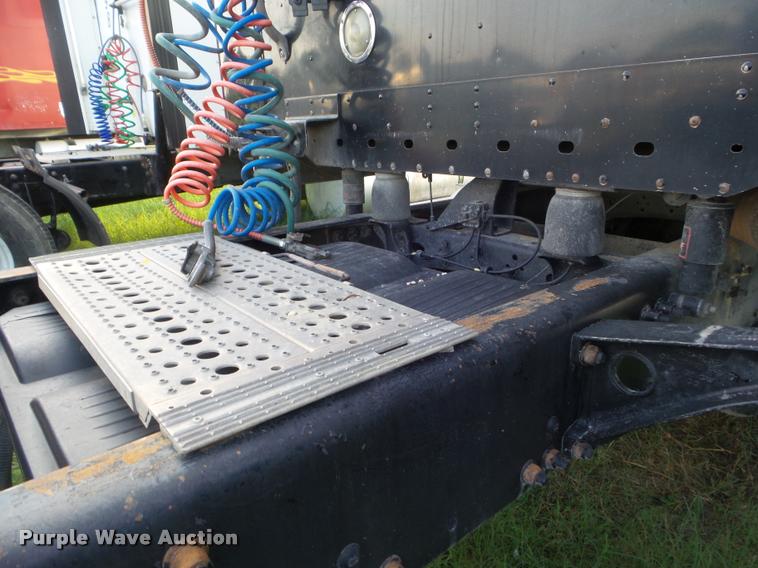 image for item DB3533 2003 Freightliner ST120 semi truck