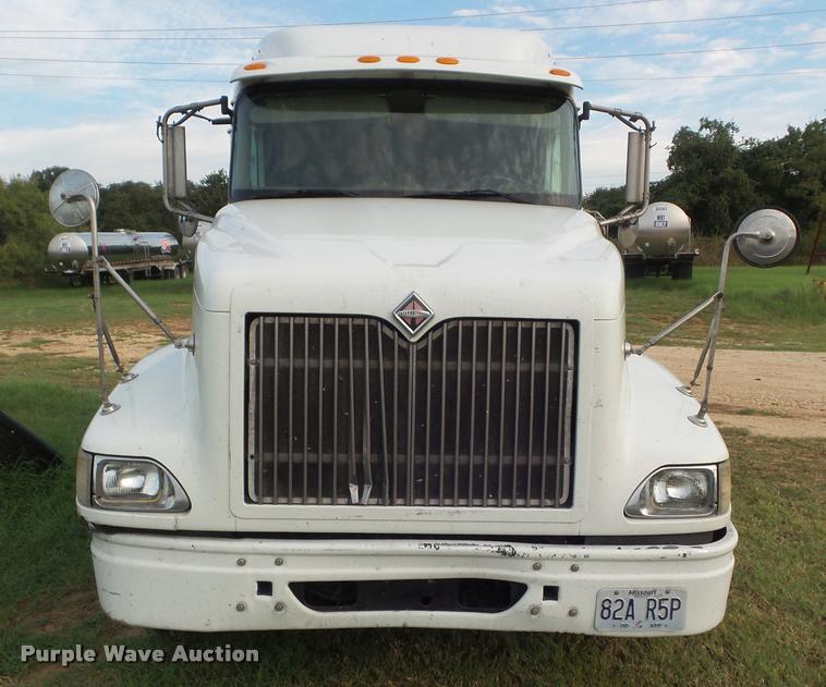 image for item DB3534 2007 International 9400i semi truck