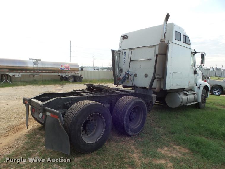 image for item DB3534 2007 International 9400i semi truck