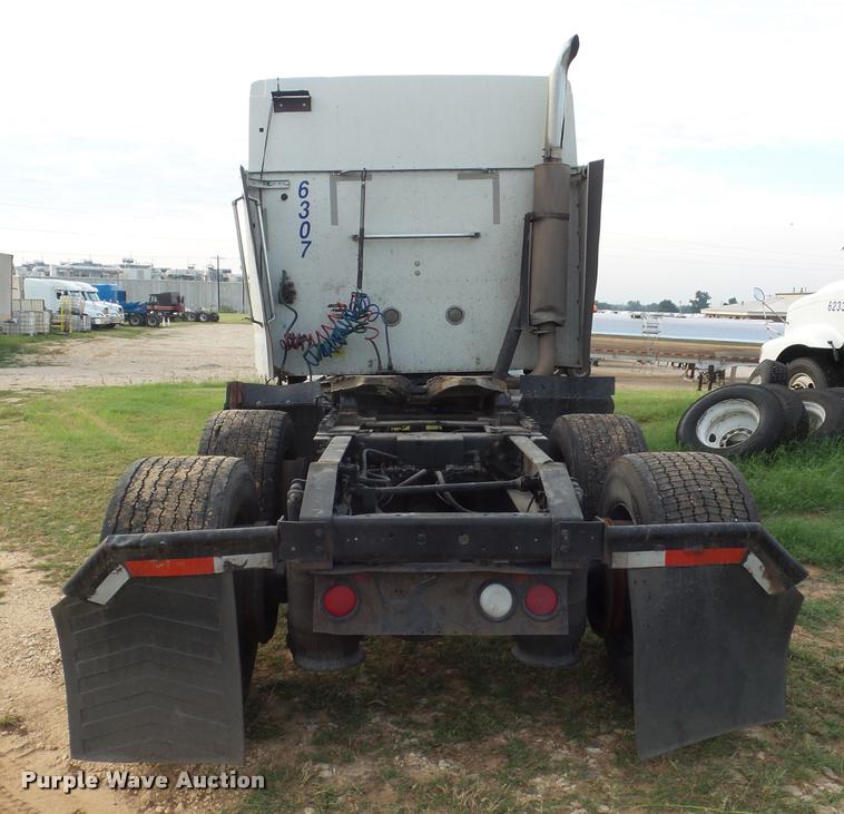 image for item DB3534 2007 International 9400i semi truck