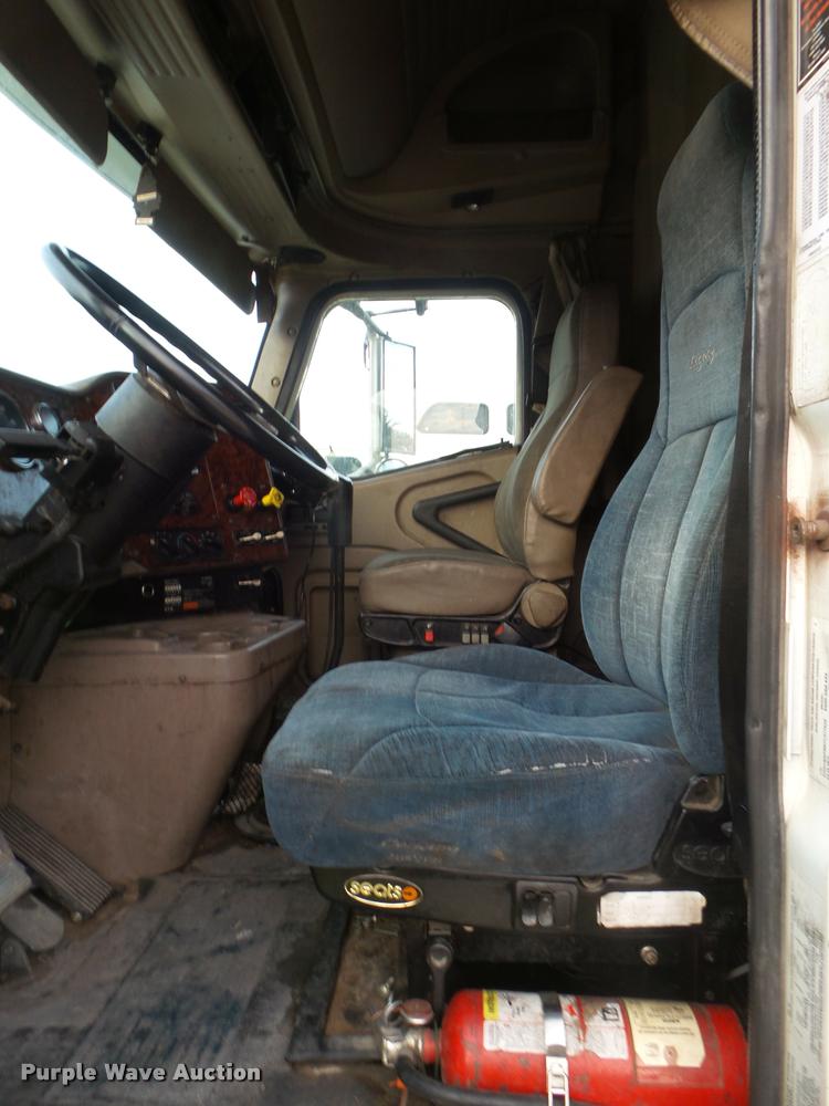 image for item DB3534 2007 International 9400i semi truck
