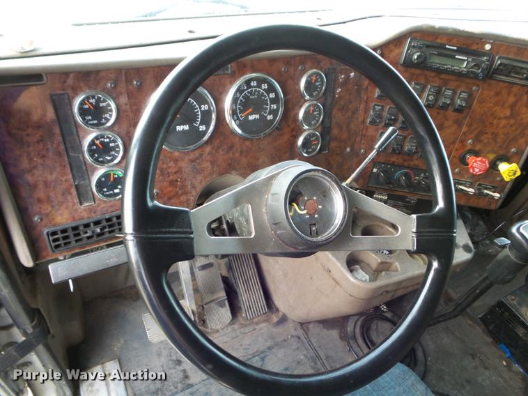 image for item DB3534 2007 International 9400i semi truck