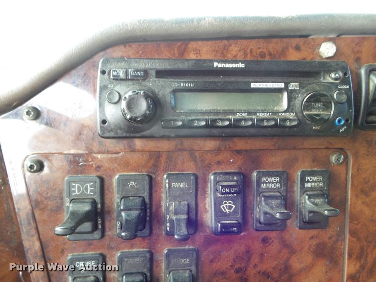 image for item DB3534 2007 International 9400i semi truck