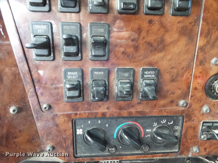 image for item DB3534 2007 International 9400i semi truck