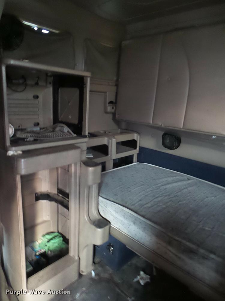 image for item DB3534 2007 International 9400i semi truck